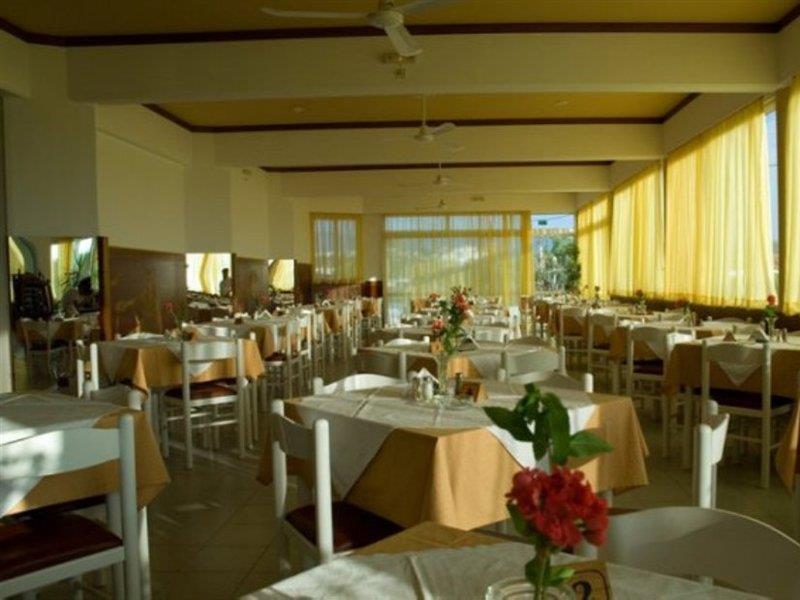 Sabina Hotel Theológos